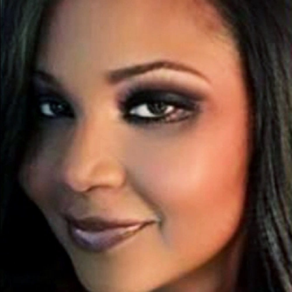 Meet your Posher, Kendra